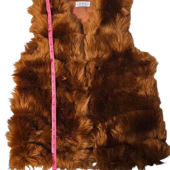 🎉HP🎉 Chic Brown Faux Fur Vest - Picture 8 of 9